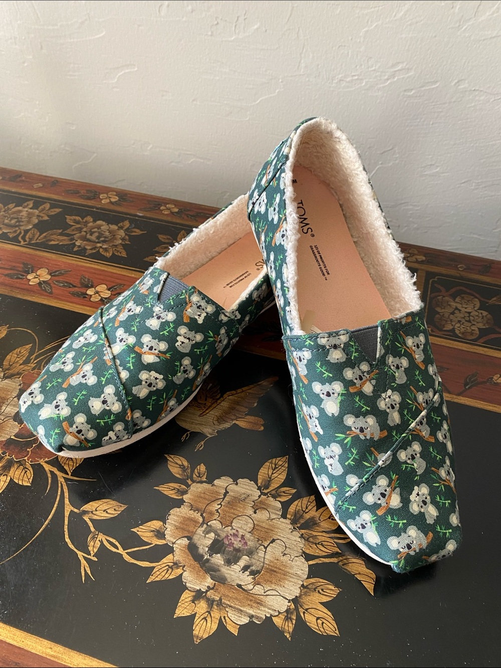 TOMS Green Koala-Print Women's Slip-On Slippers- sherpa lining